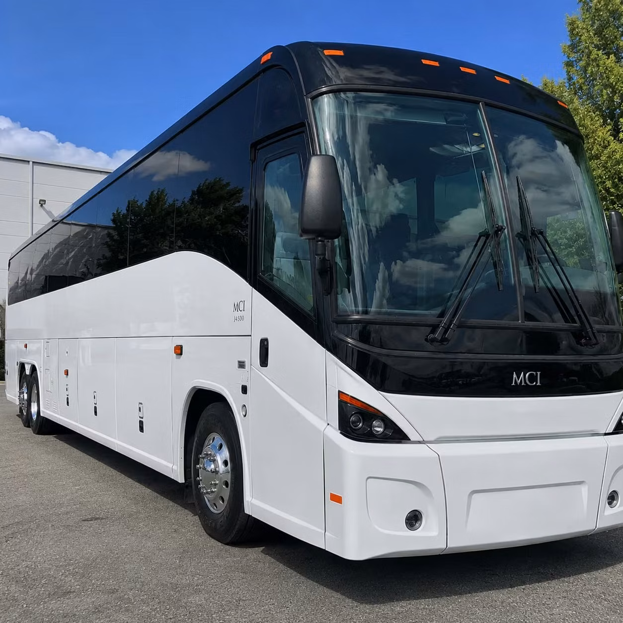 corporate groups in rancho cordova rely on private airport shuttles for consistent on time results